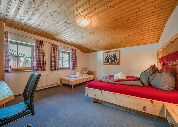 Strasshof * Stuhlfelden