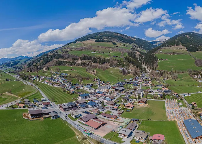 Strasshof * Stuhlfelden